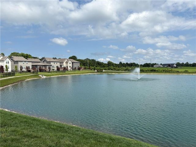 8705 SW Edgewater Drive, Blue Springs, MO 64064
