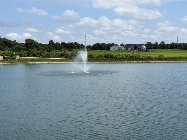 8705 SW Edgewater Drive, Blue Springs, MO 64064