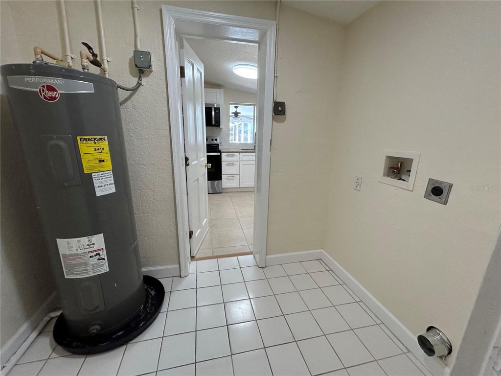 Image 38 of property listing at 4127 GARDNER DRIVE, Port Charlotte, FL 33952