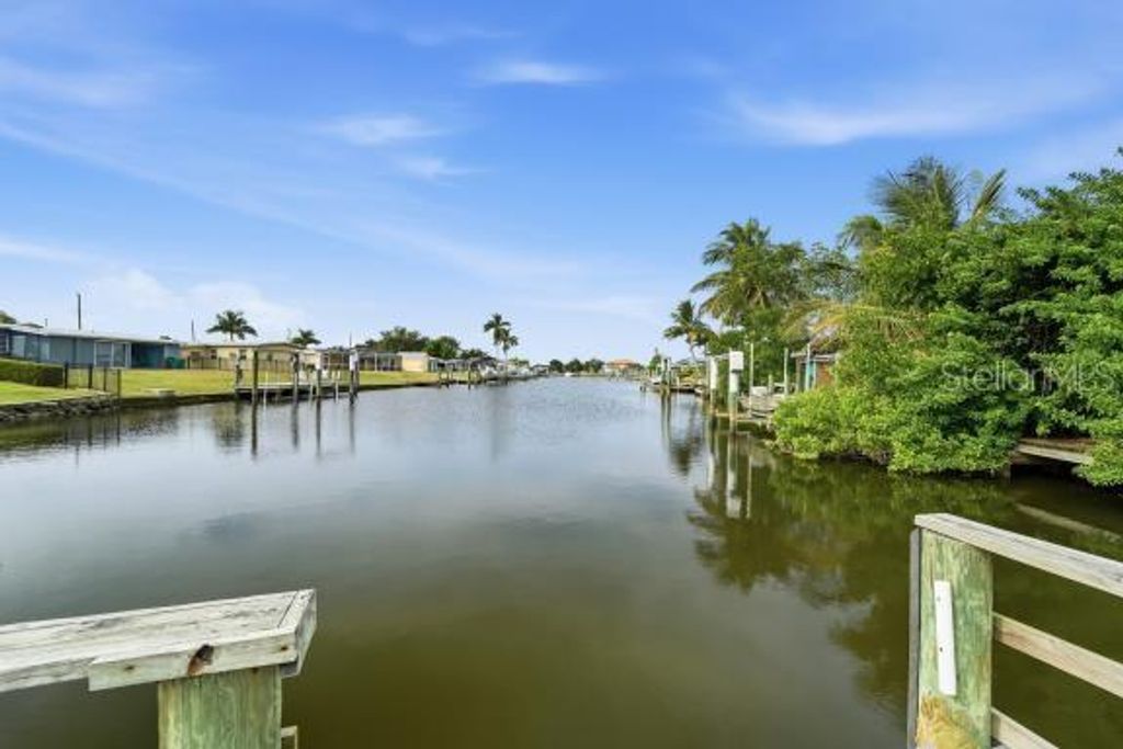 Image 44 of property listing at 4127 GARDNER DRIVE, Port Charlotte, FL 33952