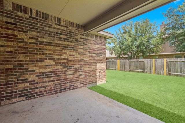118 Red Deer Place, Montgomery, TX 77316