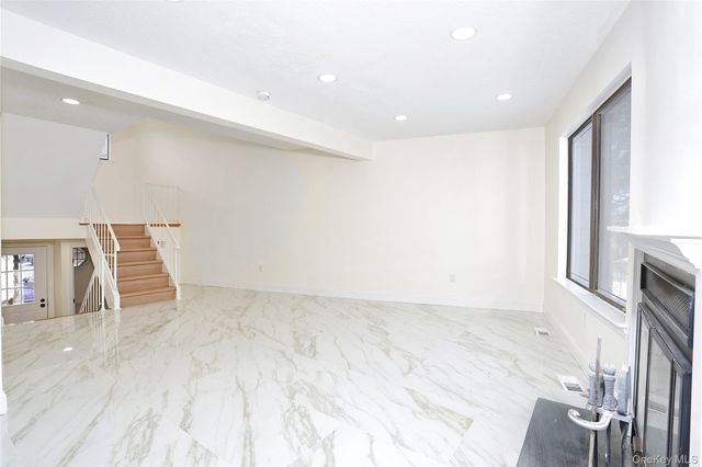 269 Treetop Circle, Nanuet, NY 10954