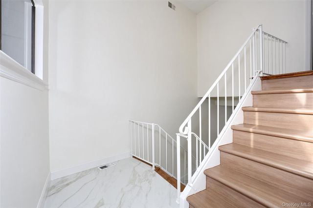 269 Treetop Circle, Nanuet, NY 10954