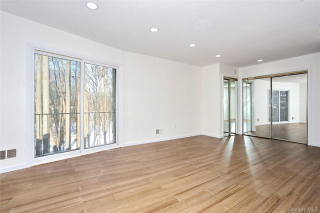 269 Treetop Circle, Nanuet, NY 10954