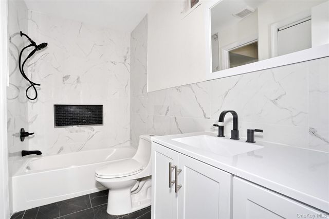 269 Treetop Circle, Nanuet, NY 10954