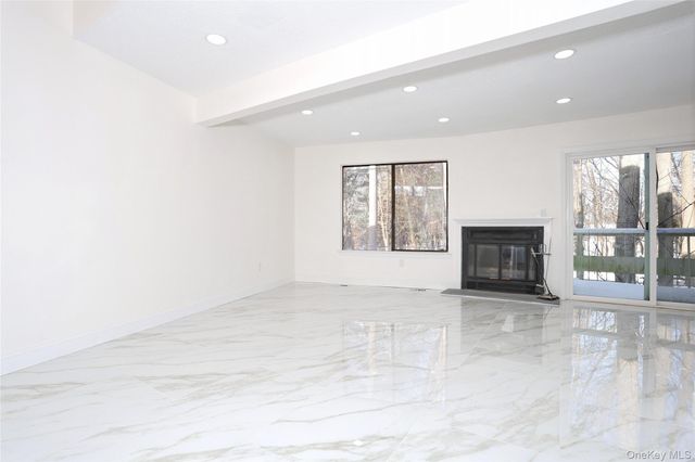 269 Treetop Circle, Nanuet, NY 10954