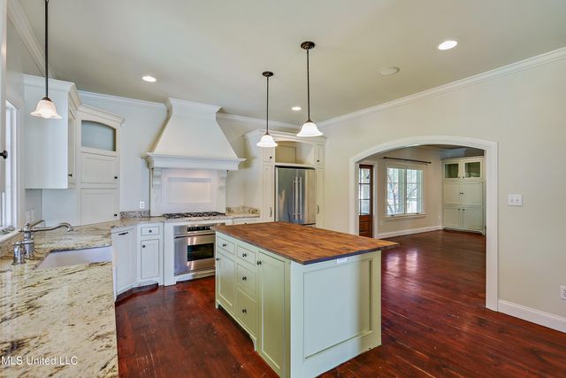130 Bellemeade Drive, Clinton, MS 39056