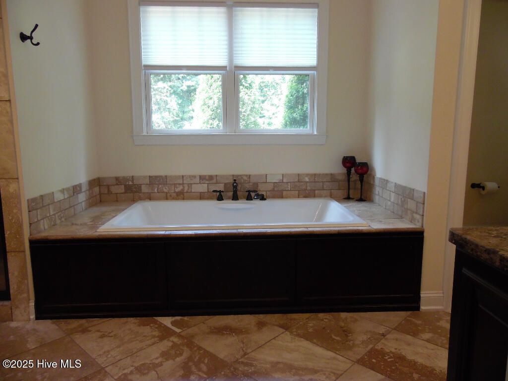 Image 23 of property listing at 680 N Bethesda Road, Southern Pines, NC 28387