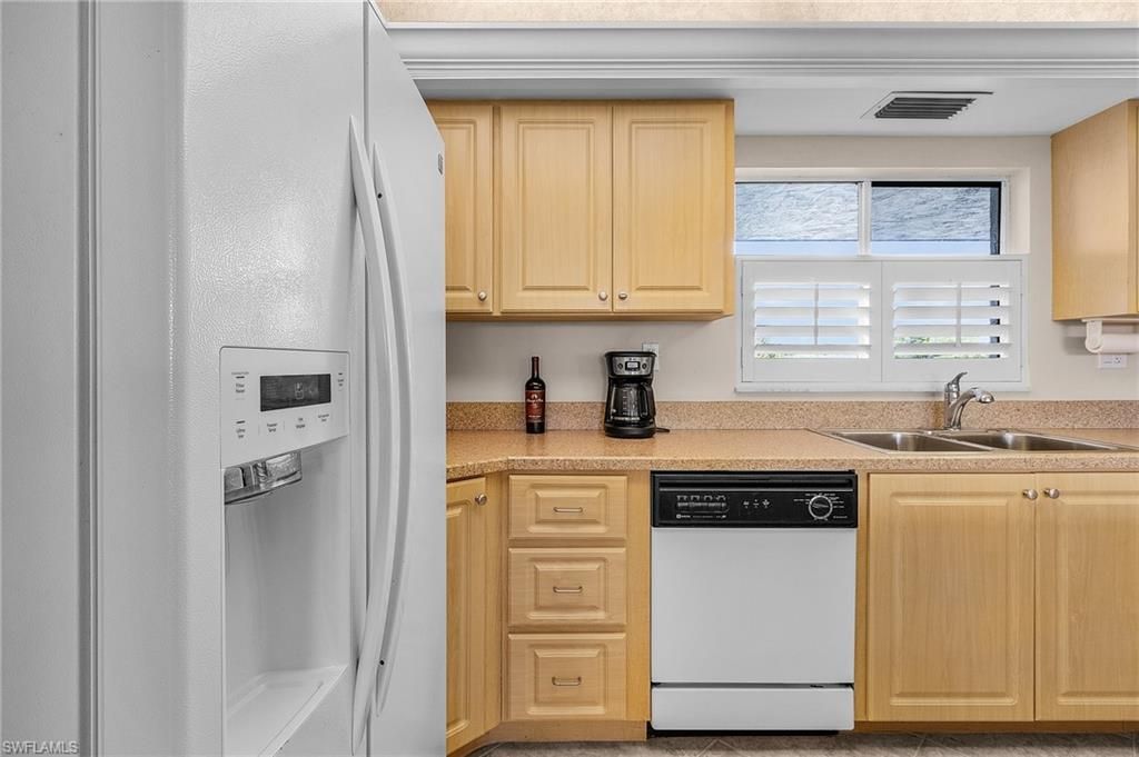 4585 Trawler CT 303, FORT MYERS, FL 33919 — photo 4