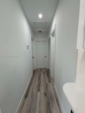 136 N Evergreen Dr, Lake Park, FL 33403