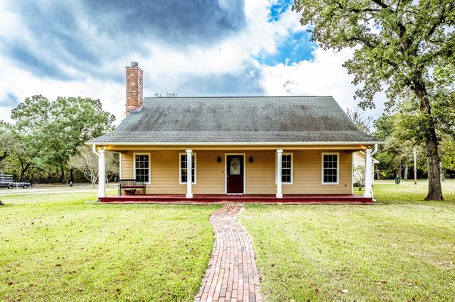 18 Allbritton Road, Huntsville, TX 77320