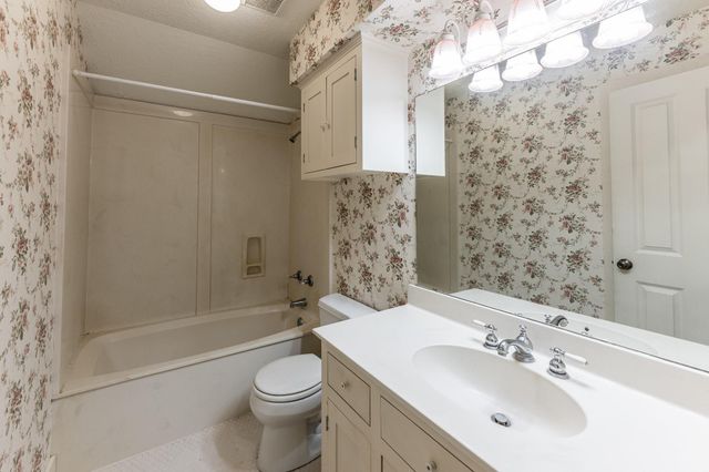 18 Allbritton Road, Huntsville, TX 77320