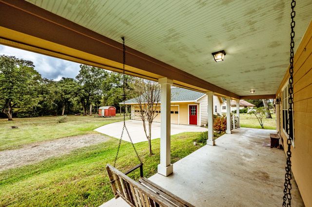 18 Allbritton Road, Huntsville, TX 77320