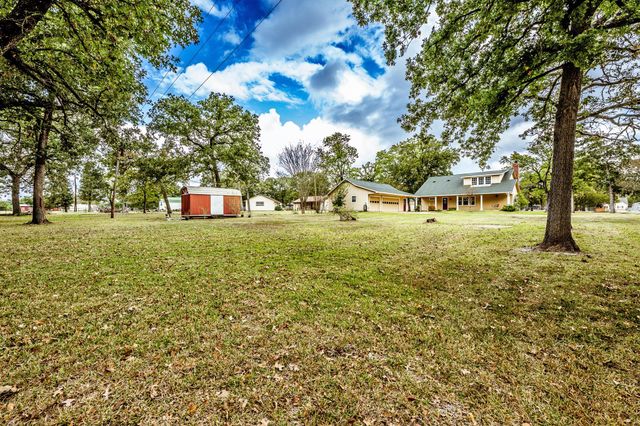 18 Allbritton Road, Huntsville, TX 77320