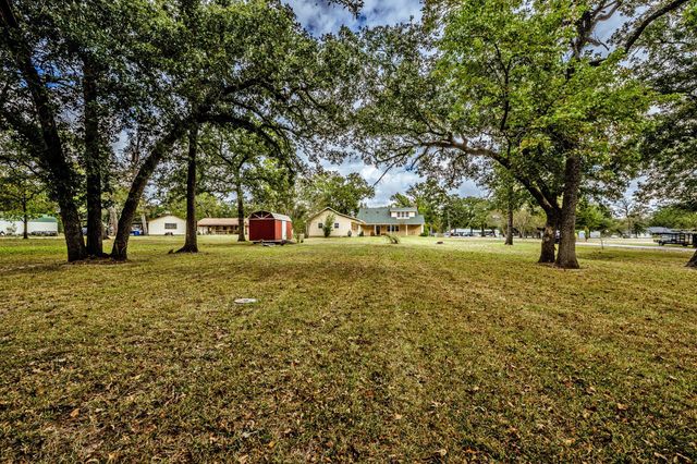 18 Allbritton Road, Huntsville, TX 77320