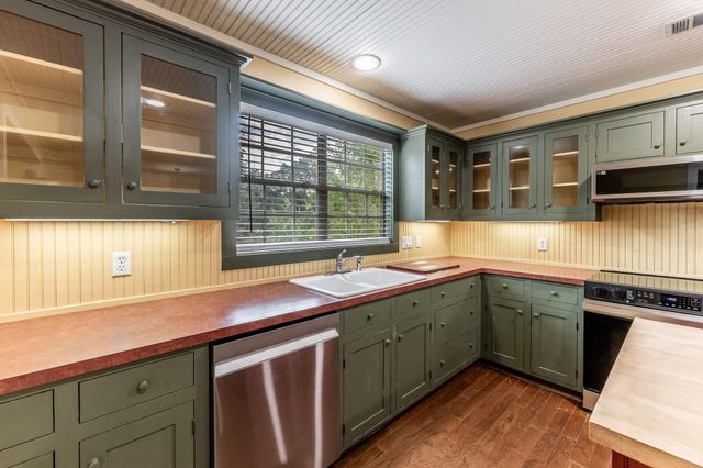 18 Allbritton Road, Huntsville, TX 77320