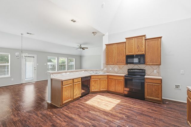 1215 Mallard Creek, Aubrey, TX 76227
