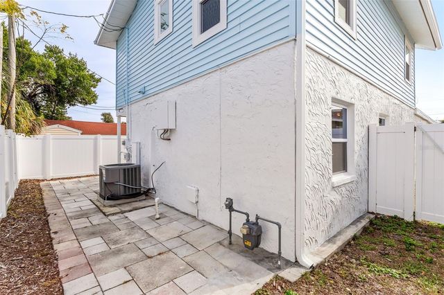 1159 35TH AVENUE N, St Petersburg, FL 33704