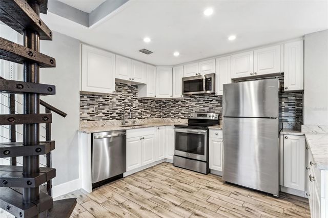 1159 35TH AVENUE N, St Petersburg, FL 33704