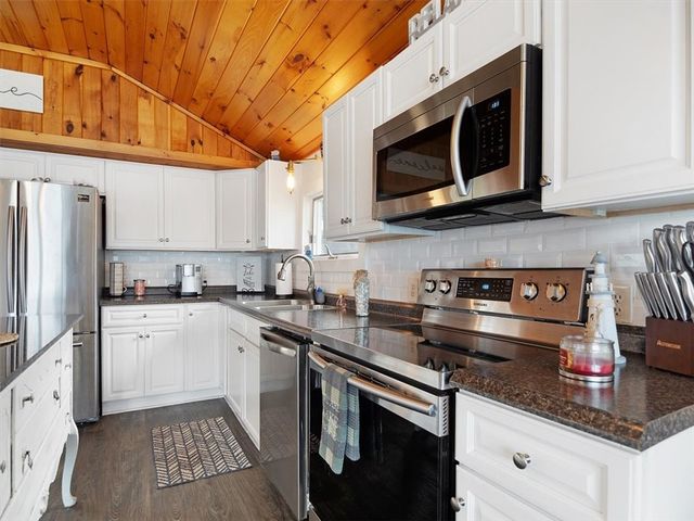 7027 Lake Bluff Road, Huron, NY 14590