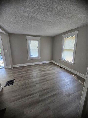 3738 BROOKLYN Avenue, Kansas City, MO 64109