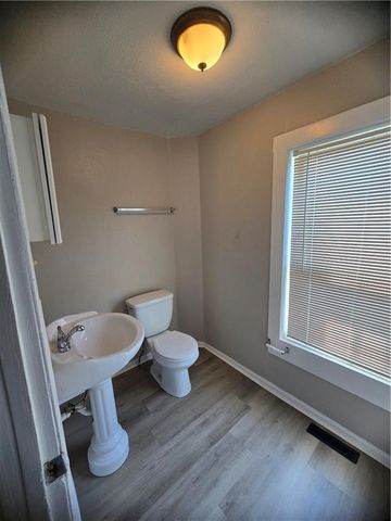 3738 BROOKLYN Avenue, Kansas City, MO 64109
