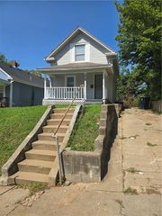 3738 BROOKLYN Avenue, Kansas City, MO 64109