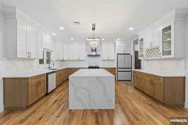 31-07 Morlot Avenue, Fair Lawn, NJ 07410