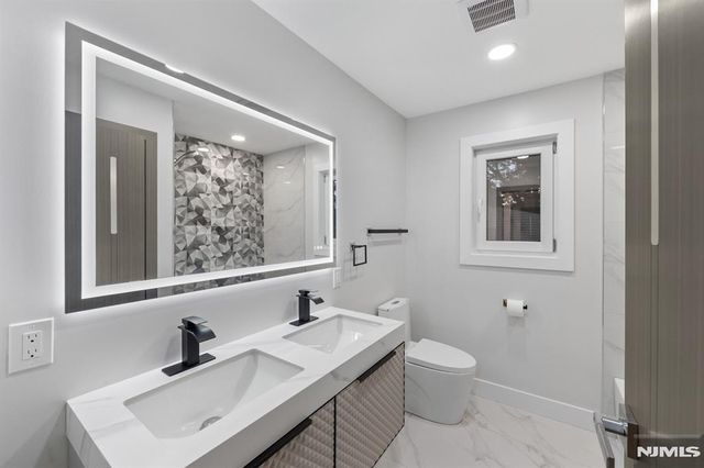 31-07 Morlot Avenue, Fair Lawn, NJ 07410