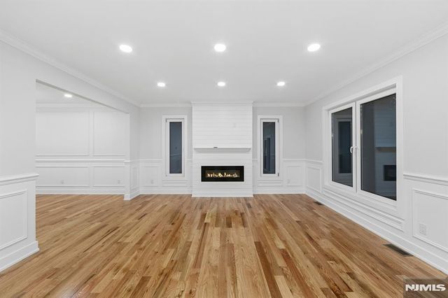 31-07 Morlot Avenue, Fair Lawn, NJ 07410