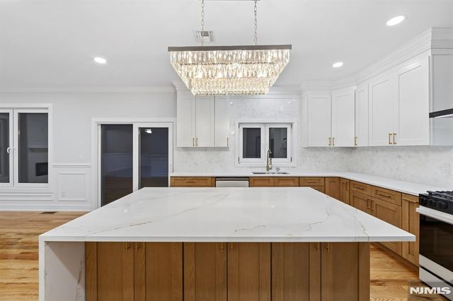 31-07 Morlot Avenue, Fair Lawn, NJ 07410