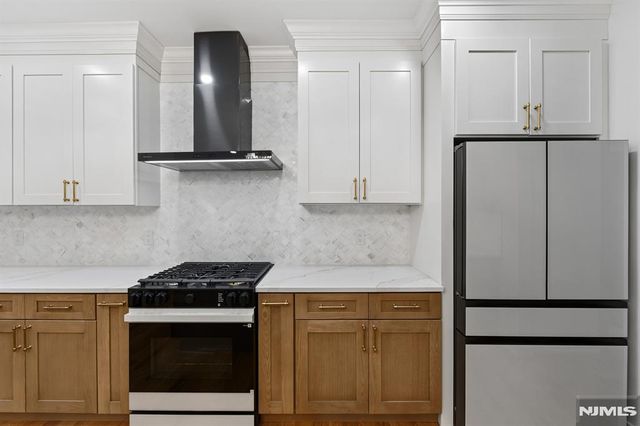 31-07 Morlot Avenue, Fair Lawn, NJ 07410