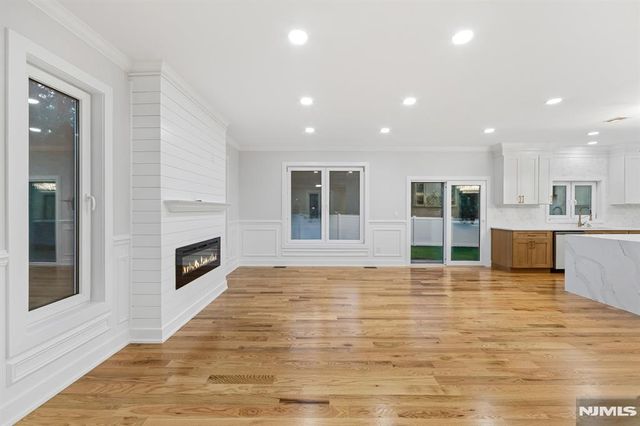 31-07 Morlot Avenue, Fair Lawn, NJ 07410