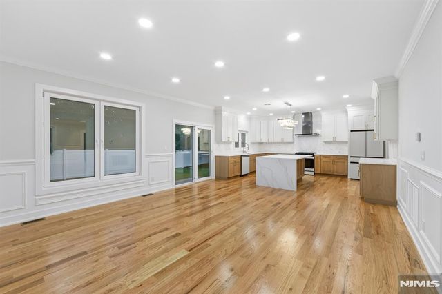31-07 Morlot Avenue, Fair Lawn, NJ 07410