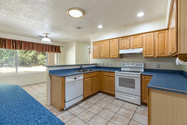 6 Archibeque Lane, Algodones, NM 87001