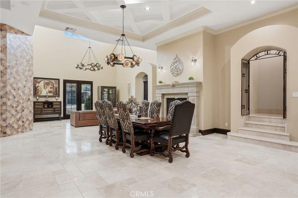 Image 10 of property listing at 15014 Thunder Valley Road, Bakersfield, CA 93314