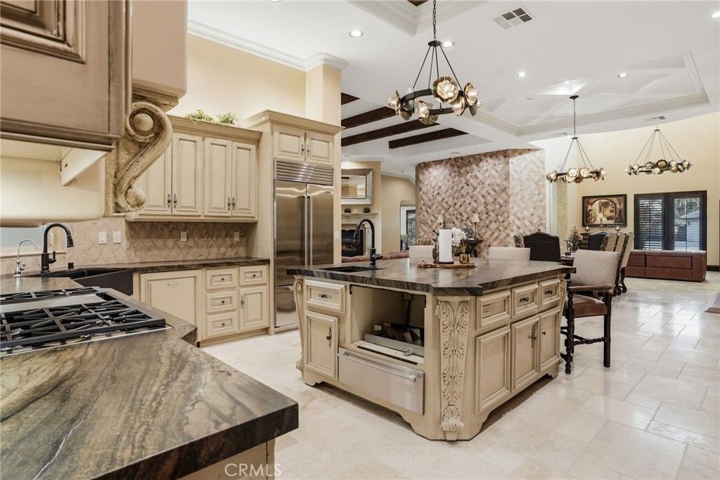 Image 14 of property listing at 15014 Thunder Valley Road, Bakersfield, CA 93314