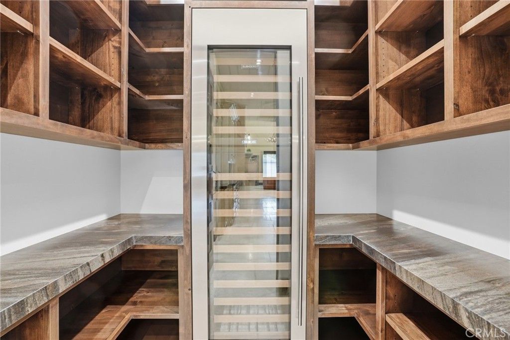 Image 19 of property listing at 15014 Thunder Valley Road, Bakersfield, CA 93314