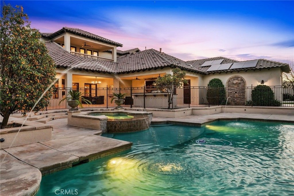 Image 2 of property listing at 15014 Thunder Valley Road, Bakersfield, CA 93314