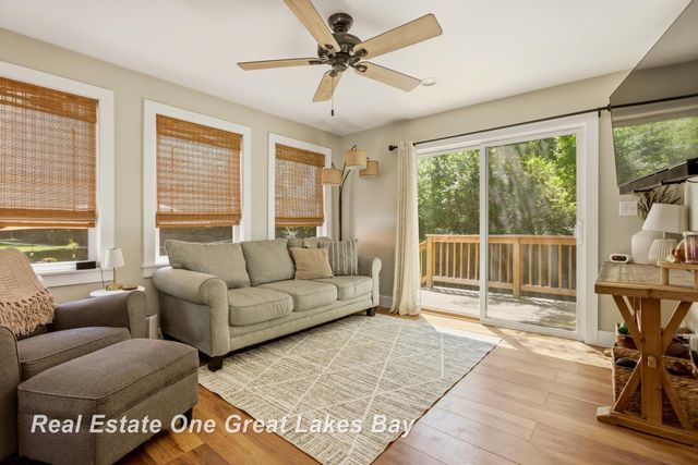 2250 Hemmeter Road, Saginaw, MI 48603