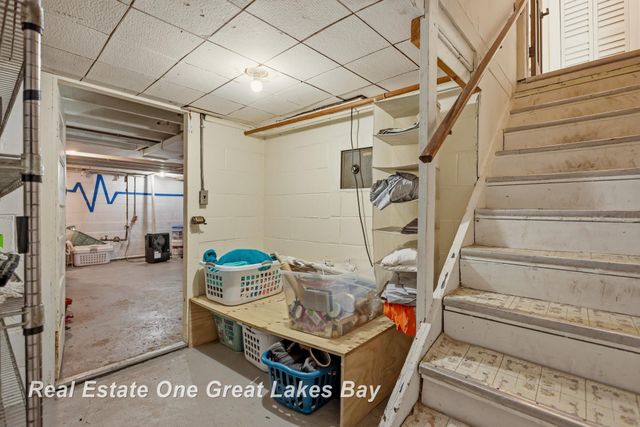 2250 Hemmeter Road, Saginaw, MI 48603