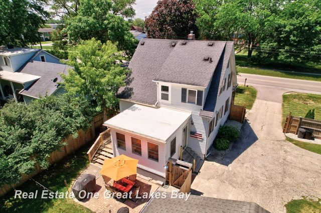 2250 Hemmeter Road, Saginaw, MI 48603