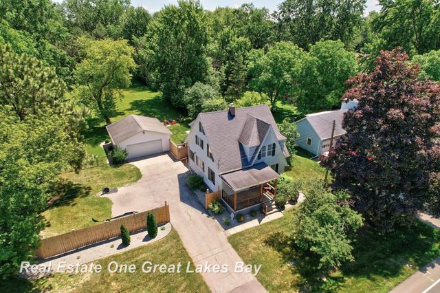 2250 Hemmeter Road, Saginaw, MI 48603
