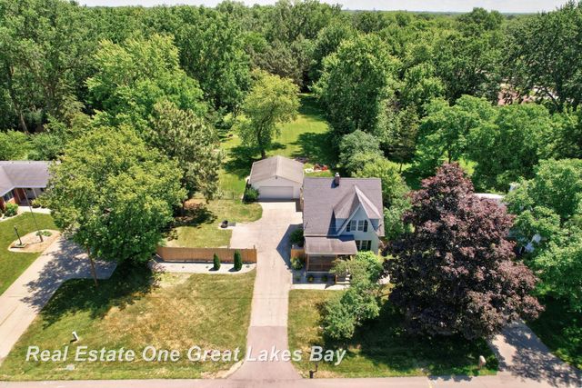 2250 Hemmeter Road, Saginaw, MI 48603