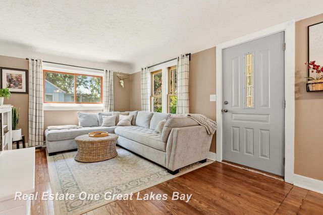 2250 Hemmeter Road, Saginaw, MI 48603