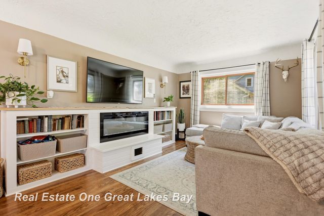 2250 Hemmeter Road, Saginaw, MI 48603