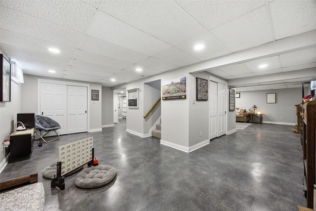 2960 26th Ave, Marion, IA 52302