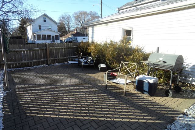 572 Fourth Avenue, Aurora, IL 60505