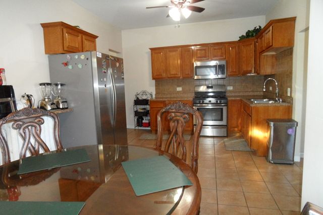 572 Fourth Avenue, Aurora, IL 60505