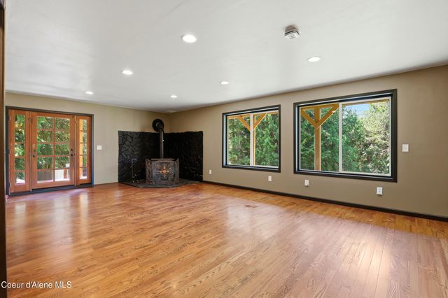 775 Three Bears RD, Priest River, ID 83856